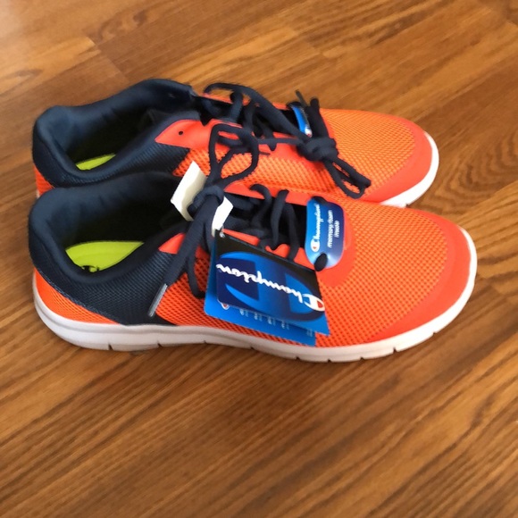 MEN’ S CHAMPION GYM SHOES SIZE 10 1/2! NEW WITH TAGS ON IT! SMOKE FREE HOME! - Picture 4 of 8